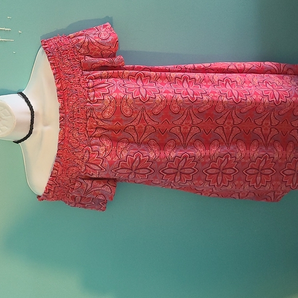 SWEET off Shoulder ( optional) Dress. Size small - Picture 1 of 3